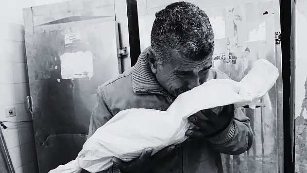 İsrail'in Gazze Şeridi'ne Saldırılarında Can Kaybı 71 Bin 412'ye Yükseldi