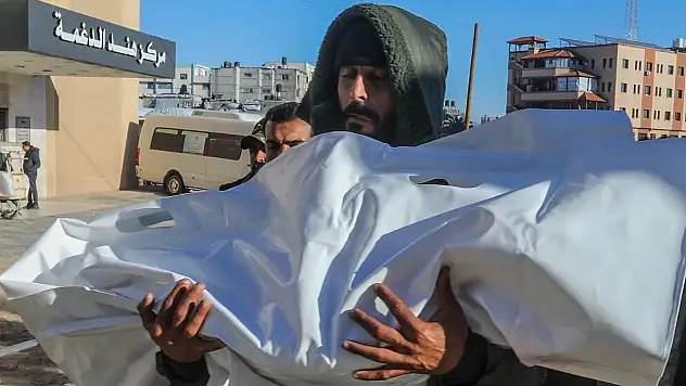 İsrail'in Gazze'ye Saldırılarında Can Kaybı 71 Bin 388'e Yükseldi