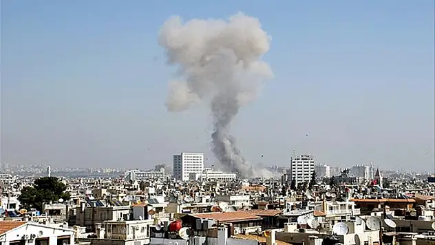 İsrail ordusu, Şam'a saldırdı: Genelkurmay Başkanlığı girişi bombalandı!