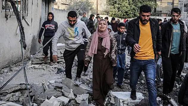 İsrail Sivillerin Sığındığı Çadırları Vurdu