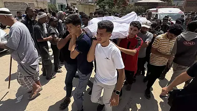 İsrail, yardım bekleyen Gazzelilere saldırdı: 63 Filistinli hayatını kaybetti