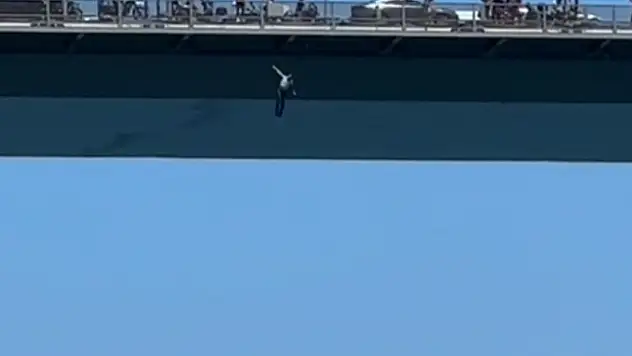 İstanbul'da köprüde intihar vakası! Kimliği belli oldu