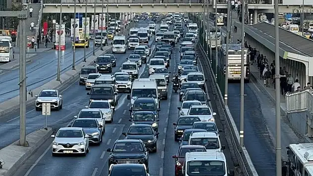 İstanbul'da yeni okul saati kararı