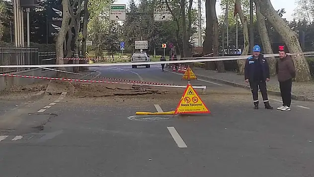 İstanbul Sarıyer'de Yol Çöktü! Çökmenin Nedeni Ortaya Çıktı