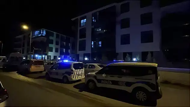 İzmir'de aile katliamı: Anne ve babasını vurup intihar etti!