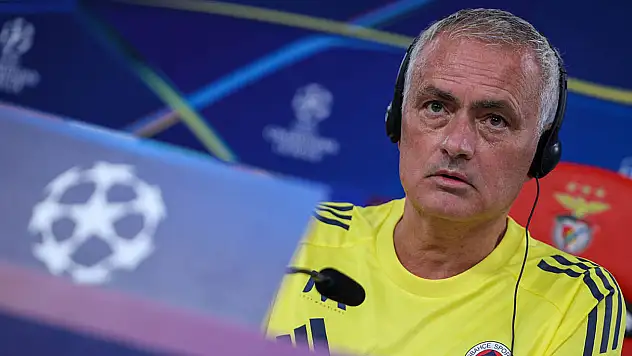 Jose Mourinho: 'Avrupa Ligi'nde finale kadar gidebiliriz'