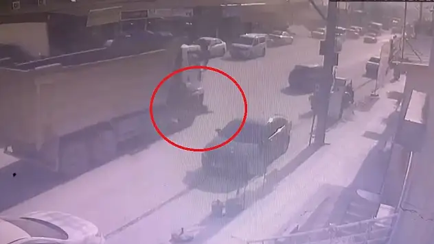 Kamyonun Altından Burnu Kanamadan Sıyrıldı Çıktı