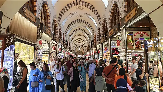 Kapalıçarşı'da kaçak pırlanta baskını: 1,2 milyar liralık taş ele geçirildi