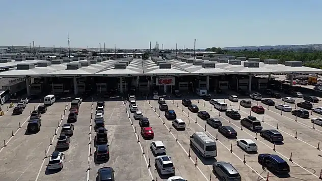 Kapıkule Sınır Kapısı'nda Gurbetçi Yoğunluğu