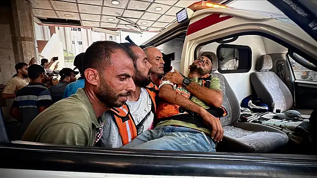 Katil İsrail  yardım bekleyen Filistinlileri vurdu! Çok sayıda ölü ve yaralı var