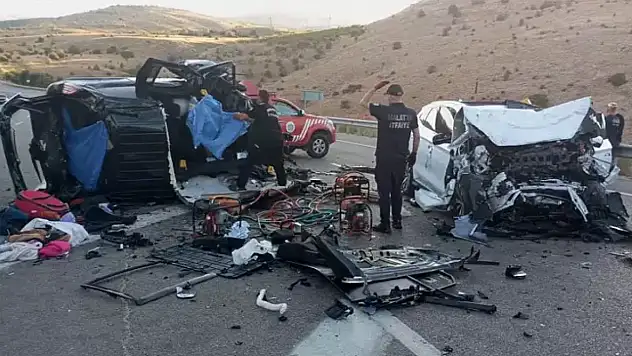 Katliam Gibi Kaza! 4 Ölü, 2 Yaralı