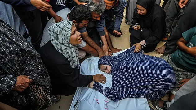 Katliamcı İsrail'in Gazze'ye saldırılarında can kaybı 65 bin 344'e çıktı
