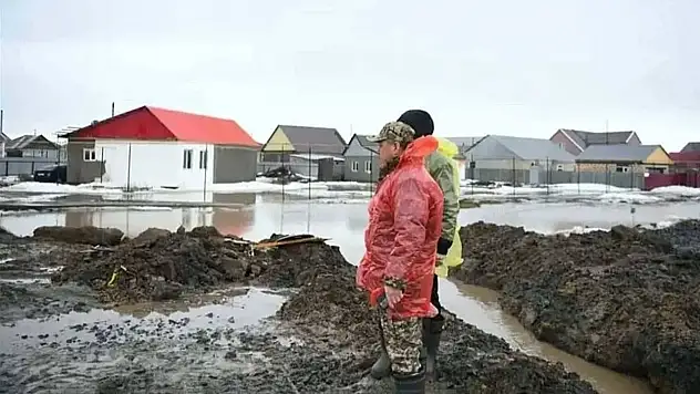 Kazakistan'da 20 Bölgede Acil Durum İlan Edildi