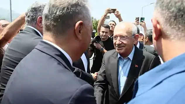 Kılıçdaroğlu, cezaevinde tutuklu Böcek ve Kara'yı ziyaret etti