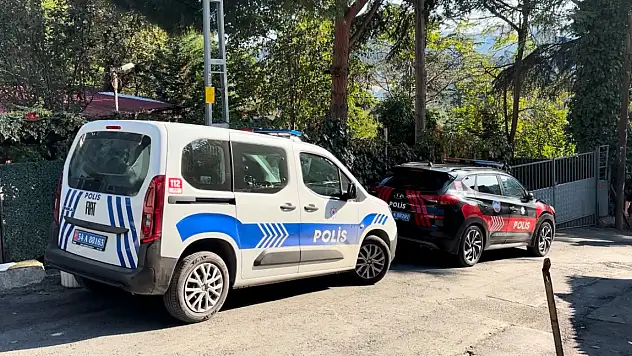 Kız arkadaşını silahla öldürüp intihar etti