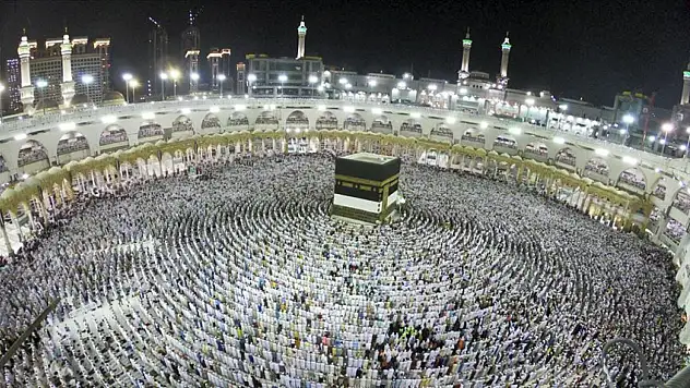 Kurasız Hac, Özel Hac Gibi İsimlerle Yapılan Aldatıcı Ve Yanıltıcı Reklamlara Bakanlıktan Ceza!