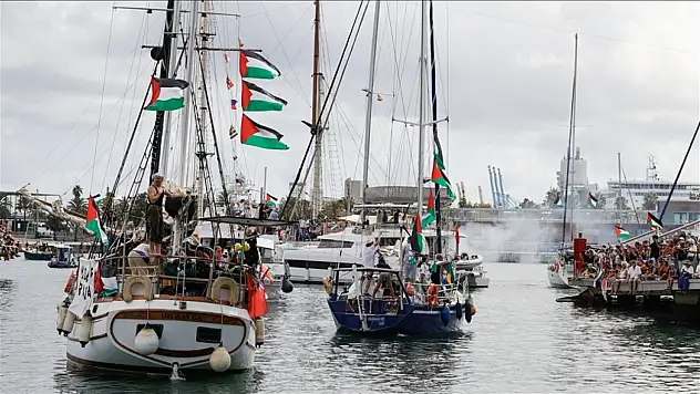 Küresel Sumud Filosu teknesine saldırı: Bir tarafı alev aldı!