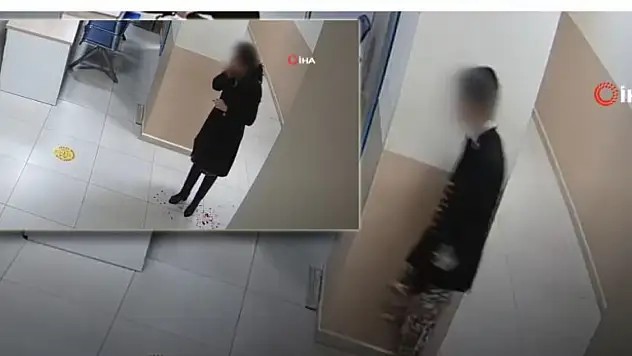 Lisede Dehşet Öğrenci Öğretmeni Boğazından Bıçakladı