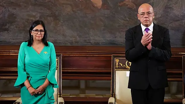 Maduro'nun yardımcısı Delcy Rodriguez yemin ederek Geçici Devlet Başkanı oldu