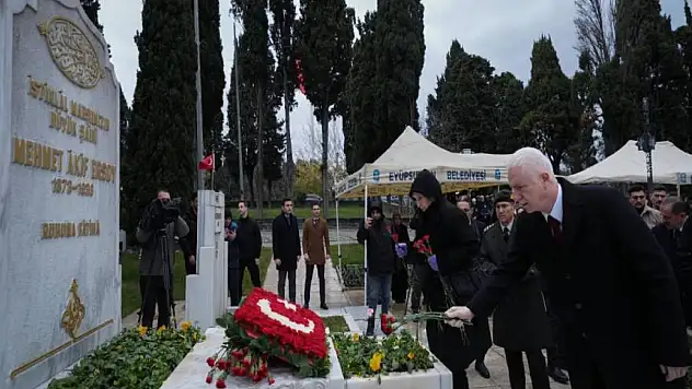 Milli şair Mehmet Akif Ersoy mezarı başında anıldı