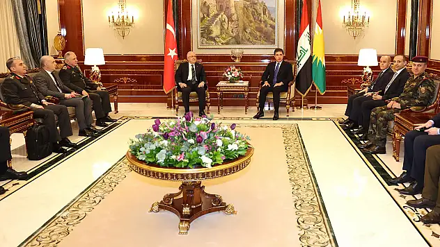 Milli Savunma Bakanı Güler, IKBY Başkanı Barzani ile görüştü