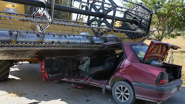 Otomobil biçerdöverin altında kaldı: 1 ölü