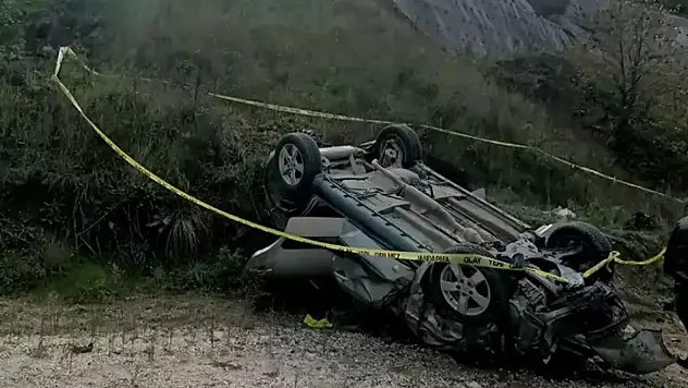 Otomobil, uçuruma devrildi: 1 ölü, 3 yaralı