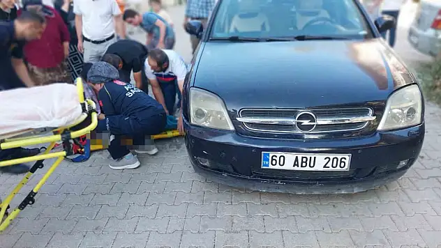 Otomobilin altında kalan 3 yaşındaki çocuk hayatını kaybetti