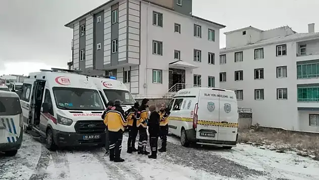 Oturdukları dairede başlarından vurulmuş cesetleri bulundu