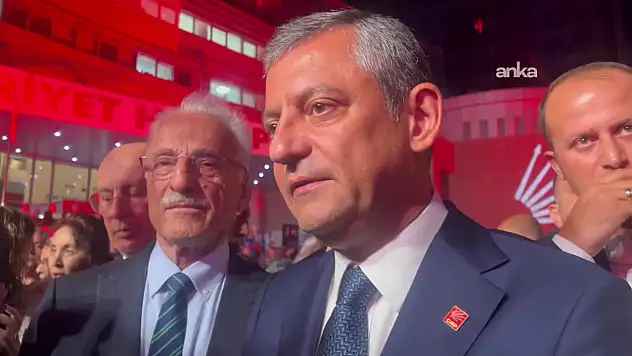 Özgür Özel Baş Edemedikleri için Baş Eğdirmeye Çalışıyorlar