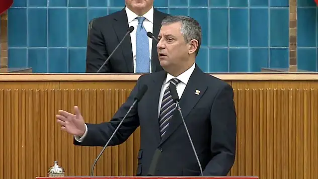 Özgür Özel'den Bahçeli'ye Emekli Maaşı Çağrısı