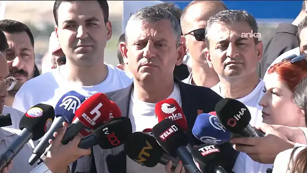 Özgür Özel'den İstanbul Cumhuriyet Başsavcılığı'na: 'Zeydan Karalar'ın dosyasını niye Adana'ya yollamıyorsun?'