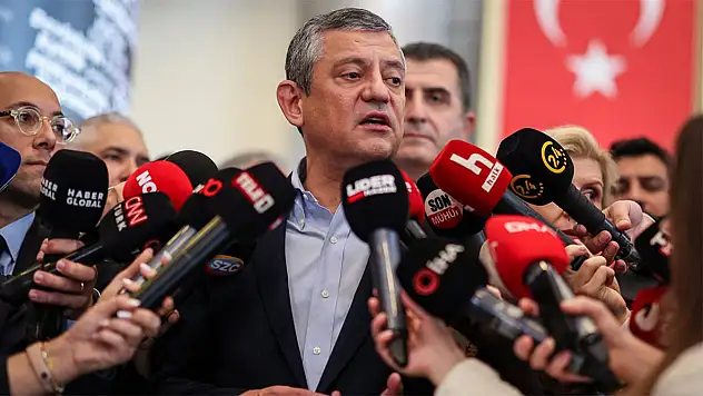 Özgür Özel'den kurultay davası kararına ilk açıklama: Otokratın tarafında olanlar kaybetti