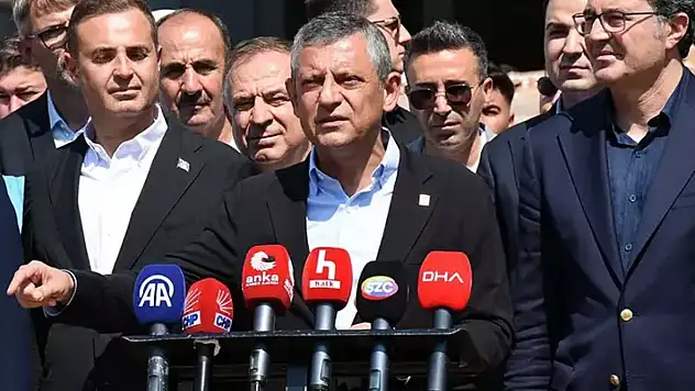 Özgür Özel Sındırgı'nın  Hızlıca Afet Bölgesi İlan Edilmesi Gerekiyor