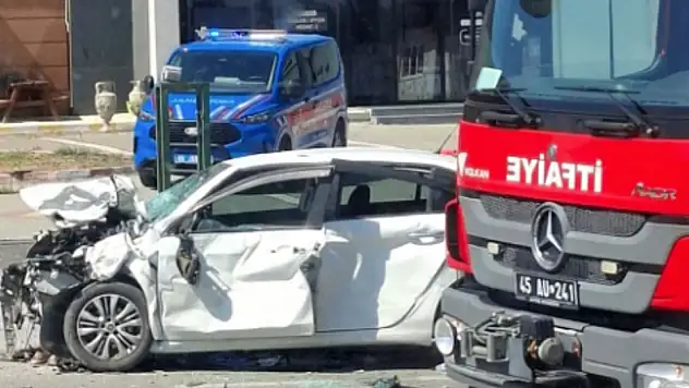 Patlayan lastik faciaya yol açtı: 1 ölü, 3 yaralı