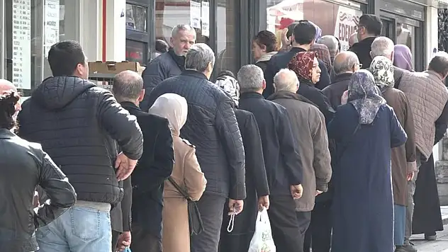 Pide Kuyruğu Devri Bitti! Artık Millet Ucuz Kıyma ve Et Kuyruğuna Giriyor