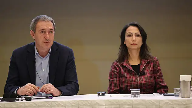 PKK'nın çekilme kararının ardından DEM Parti'den ilk açıklama: Öcalan'a özgür çalışma koşulları oluşturulmalı