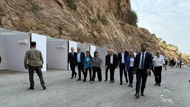 PKK Silah Bırakıyor! DEM Parti'den Süleymaniye'de Açıklama