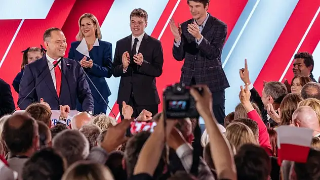 Polonya'nın yeni cumhurbaşkanı Karol Nawrocki oldu