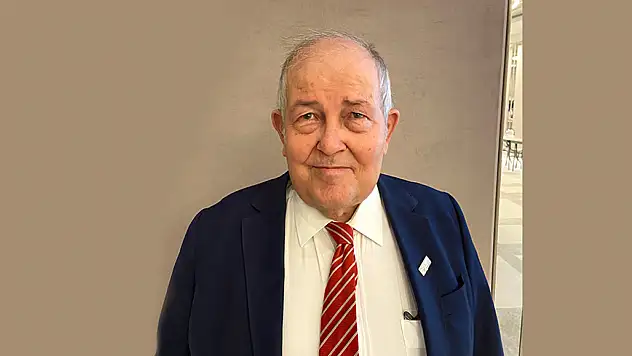 Prof.Dr. Ali Ayhan Kimdir? Neden Vefat Etti