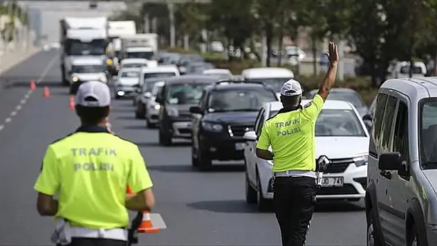 Radarlar arttırıldı: Bakan Yerlikaya'dan Kurban Bayramı için yola çıkacaklara uyarı!