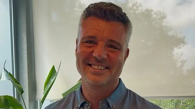 Sadettin Saran, Fenerbahçe başkan adaylığı için 500 imzayı teslim etti