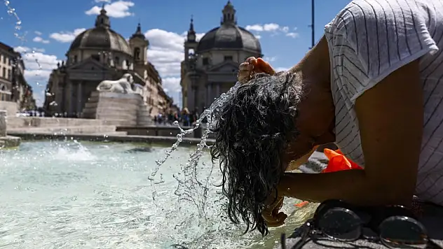 Sel ve aşırı sıcaklarda 2 kişi hayatını kaybetti
