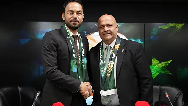 Selçuk İnan, Kocaelispor'a imzayı attı