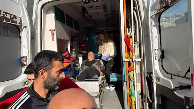 Sokak ortasında tartıştığı dayısını tabancayla vurdu