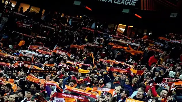 Sparta Prag'dan Galatasaray Taraftarına Gönderme