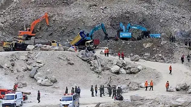 Taş ocağında göçük: 10 ölü