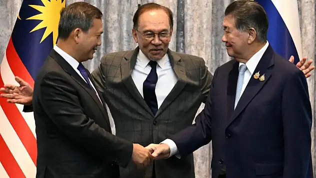 Tayland ve Kamboçya ateşkese vardı