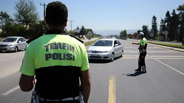 Ters Yönde Araç Kullananlara 90 Bin Lira Ceza Geliyor