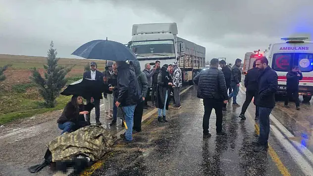 Tır ile otomobil çarpıştı: 1 ölü, 4 yaralı